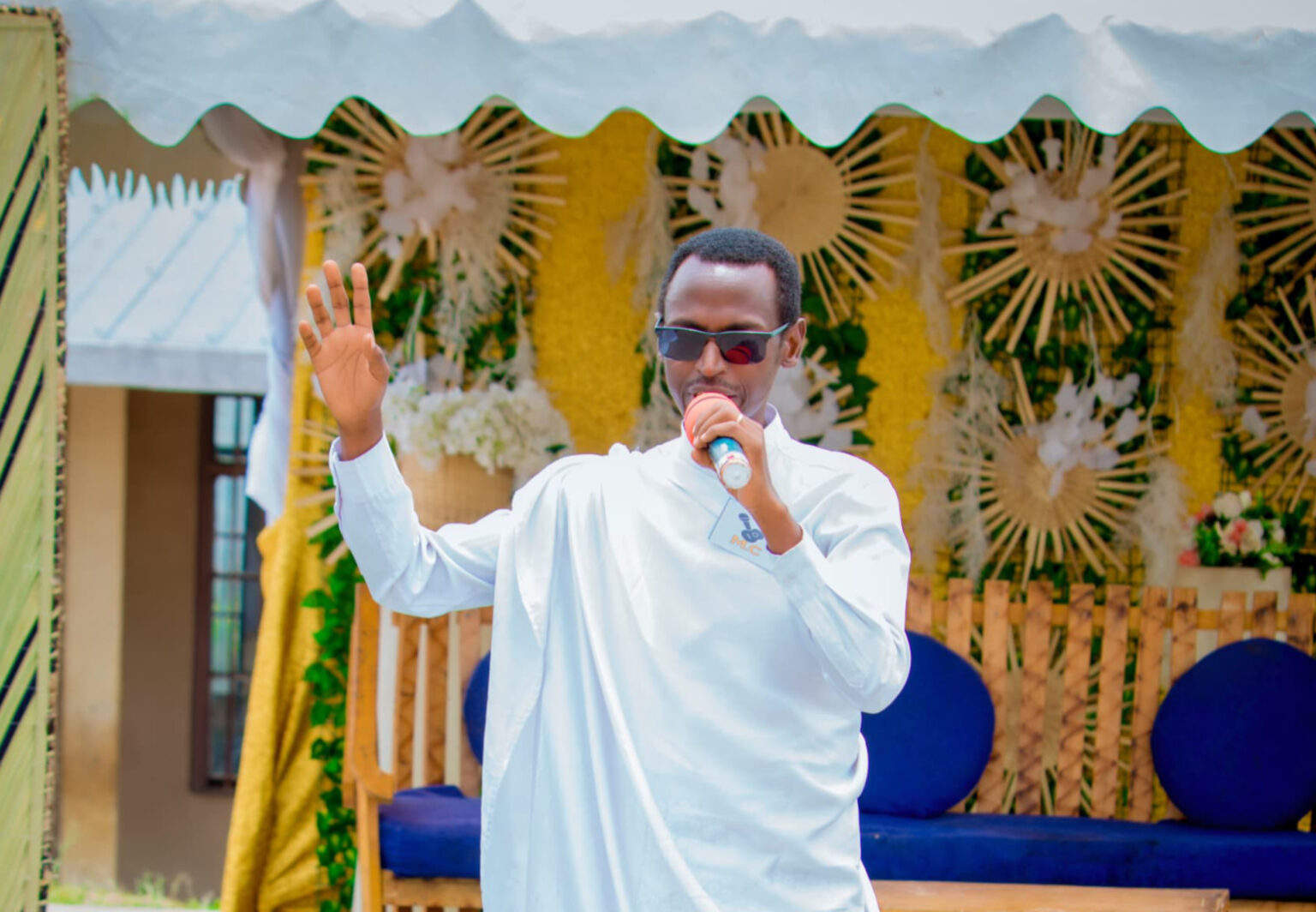 Nzakoresha inzira zose kugirango ntange ubutumwa bwiza bw’Imana mu banyarwanda – Umuhanzi Bajeneza